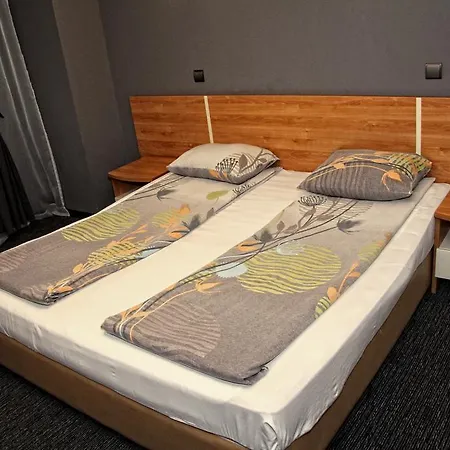 - Restaurant Chairite Hotell *