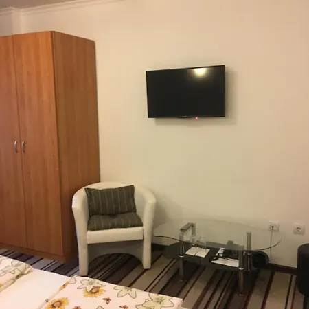 - Restaurant Chairite Hotell *