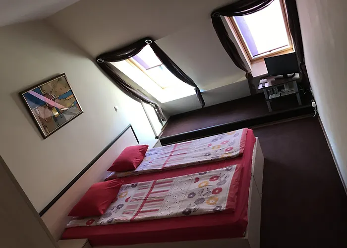 - Restaurant Chairite Hotel *