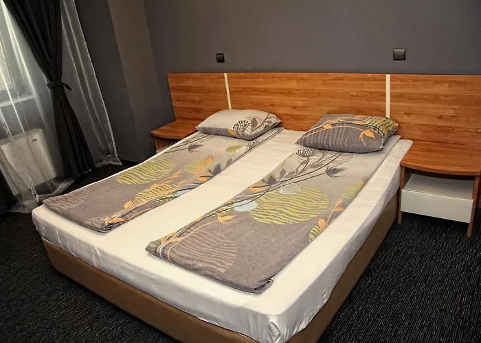 - Restaurant Chairite Hotel *