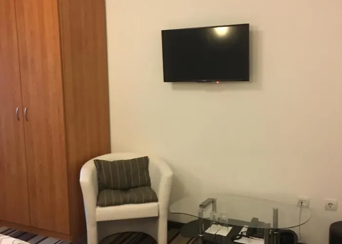 - Restaurant Chairite Hotel *