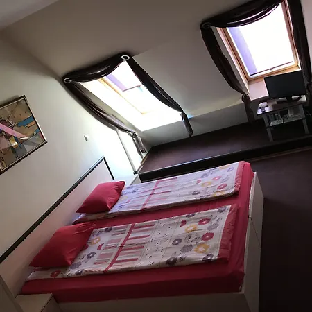 - Restaurant Chairite Hotel *