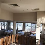 Hotel - Restaurant Chairite *
